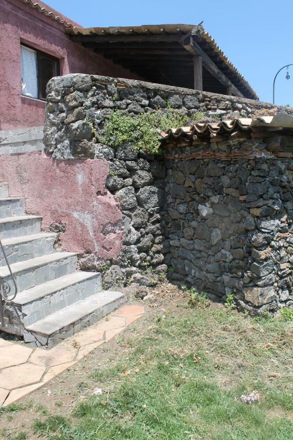 La Caraffara Sull' Etna Farm stay