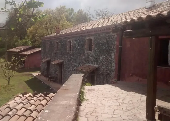 Agriturismo La Caraffara Sull\' Etna